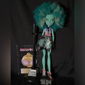 Monster High Honey Swamp doll